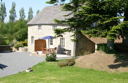 Clitourps Cottage | Charming stone house, enclosed garden in Val de Saire