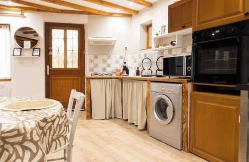 Montelier House | Charming stone house with terrace & barbecue, near valence