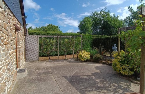 Beaussais-sur-Mer House | Charming stone house in Beaussais Sur Mer
