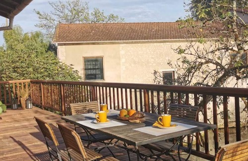 Bonnes House | Charming stone house with terrace overlooking the river