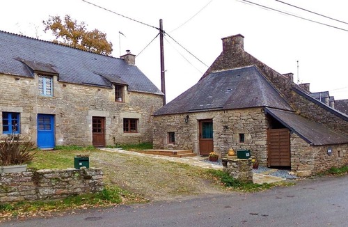 Lizio Apartment | Charming stone studio in a typical hamlet, 3 minutes from the village of Lizio