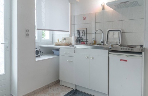 Montignac-Charente Apartment | Charming Studio Apartment with Wi-Fi
