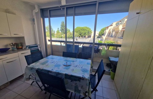 Marseillan Plage Apartment | Charming Studio Cabin with Loggia, Parking & Pool in Marseillan - Sleeps 4