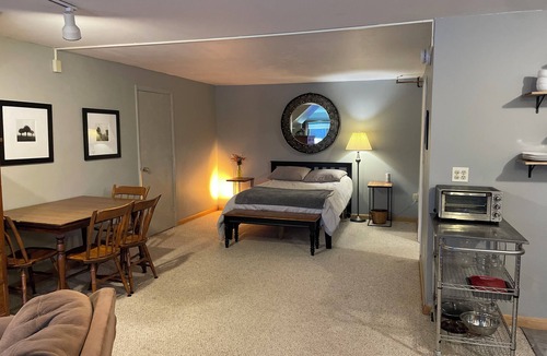 South Burlington Apartment | Charming studio in South Burlington with WiFi