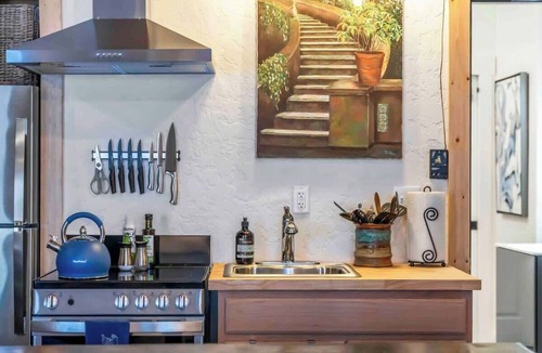 Bozeman Apartment | Charming Studio 10 min from airport dog friendly