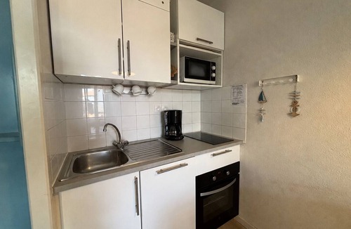 Behobie Apartment | Charming studio - 4 guests, 2 mins to beach