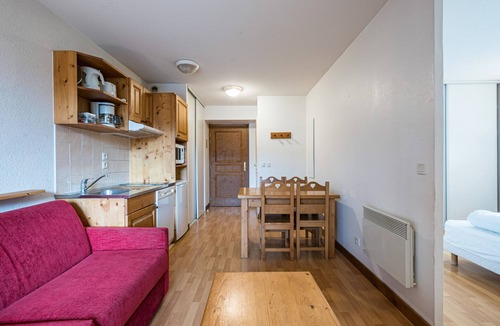 Giez Apartment | Charming studio, 4 sleeps, mountain view
