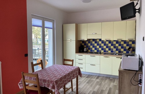 Malcesine Old Town Apartment | Charming studio apartment near Cable Car and lake with parking and balcony