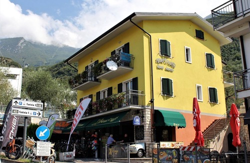 Malcesine Old Town Apartment | Charming studio apartment near Cable Car and lake with parking and balcony