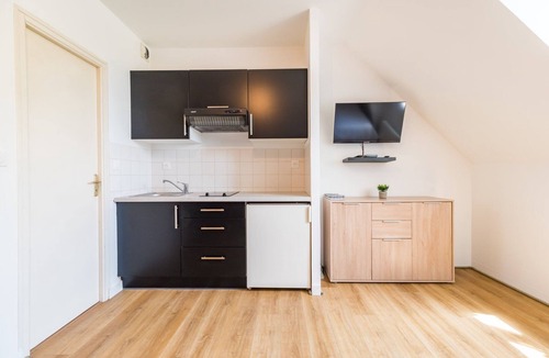 Guingamp Apartment | Charming studio apartment in a bourgeois house