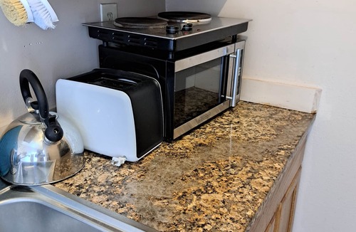 Sky Lake Apartment | Charming Studio apartment with AC, WiFi in delightful Orlando