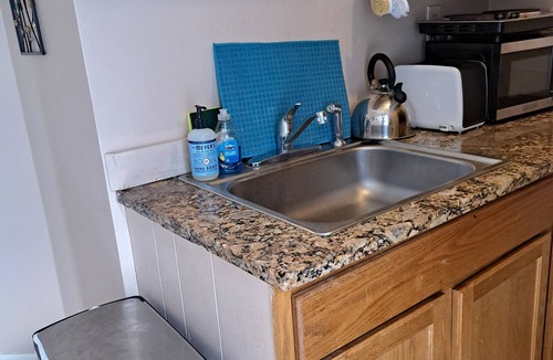 Sky Lake Apartment | Charming Studio apartment with AC, WiFi in delightful Orlando