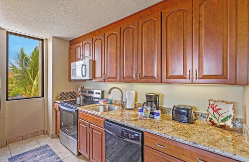 Honokowai Condo | Charming Studio at Oceanfront Ka’anapali Shores | Pools, Beach Access, AC