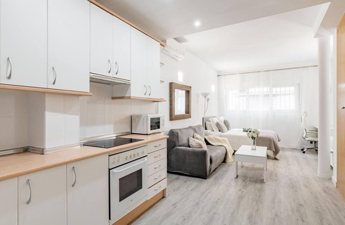 Prosperidad Apartment | Charming Studio Avenida América - Your cozy shelter in Madrid