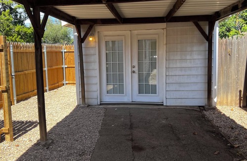 Amarillo Apartment | Charming studio Backhouse in fantastic Amarillo great quiet neighborhood.