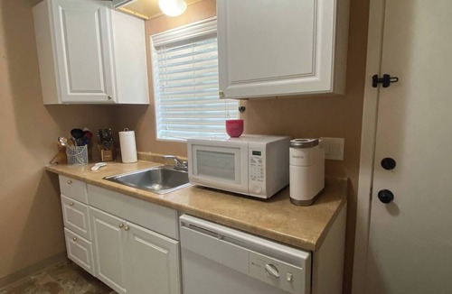 West University Apartment | Charming Studio by UNR, Furnished Monthly Rental
