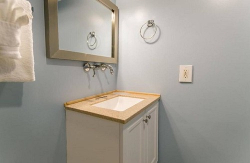 Mid-City Hotel | Charming Studio by Canal Streetcar Line