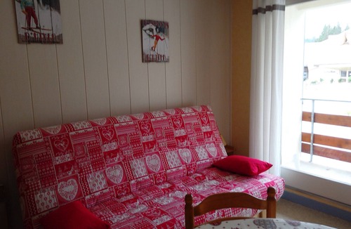 Premanon Apartment | Charming studio-cabin in quiet residence