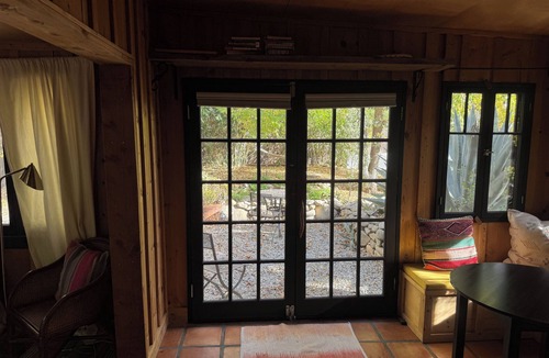 Ojai Cabin | Charming studio cabin with full kitchen in serene downtown Ojai