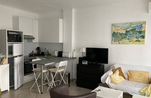 Cannes City Centre Apartment | charming studio center Croisette Cannes waterfront
