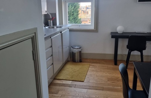 Moseley Apartment | Charming studio close to Moseley village and Birmingham centre