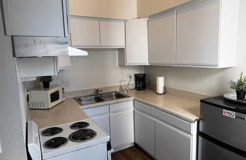 Gaslamp Quarter Apartment | Charming Studio close to convention center with AC