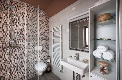 Ljubljana City Centre Apartment | Charming studio for 2, walking distance to attractions, cafés, restaurants.