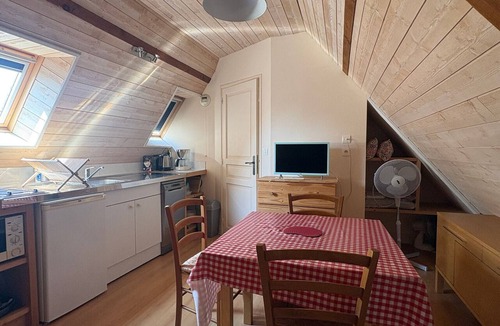 La Roche-Posay Apartment | Charming Studio 70m from the Baths, WiFi, Pets allowed