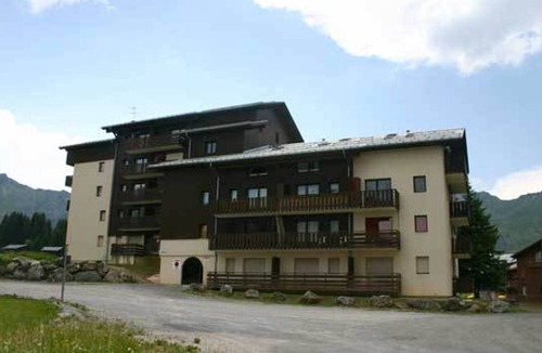 Le Praz de Lys Apartment | Charming studio in village center, easy slope access