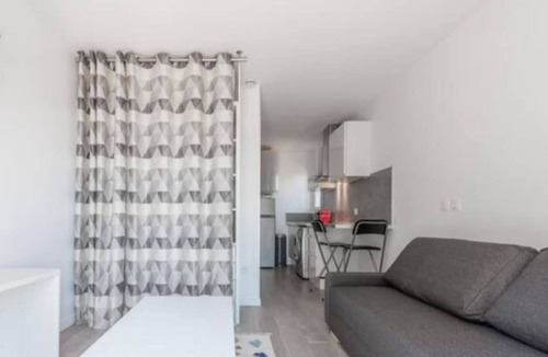 La Garde Apartment | Charming Studio Ideal Couple