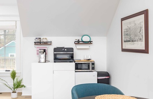 North Burns Park Apartment | Charming Studio in Ann Arbor