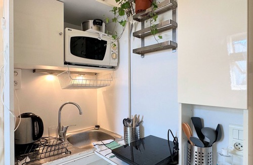 Paris City Center Apartment | Charming Studio in Central Paris/Near the Seine