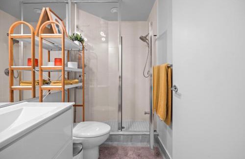 Fort York Apartment | Charming Studio in Downtown Toronto