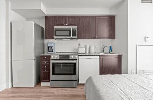 Fort York Apartment | Charming Studio in Downtown Toronto