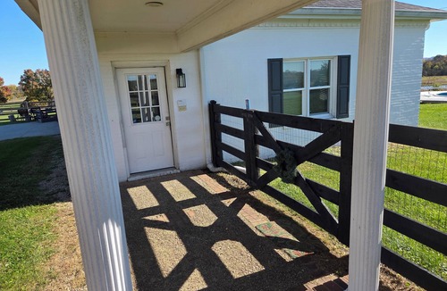 Berea Apartment | Charming studio in fabulous Berea near Pinnacles, Berea College, Hospital & I-75