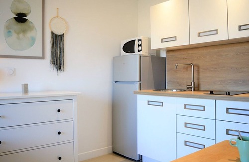Le Lavandou Apartment | Charming Studio in Le Lavandou, Beach Nearby, 2 Sleeps, Parking, Wi-Fi Option, 2-Star Rating