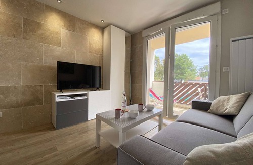 La Baule-Escoublac Apartment | Charming Studio in La Baule with Balcony, Private Parking, Near Avenue de Gaulle