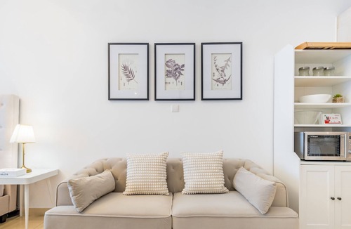Jumeirah Lake Towers Apartment | Charming Studio in Saba 3, Jumeirah Lake Tower by Deluxe Holiday Homes