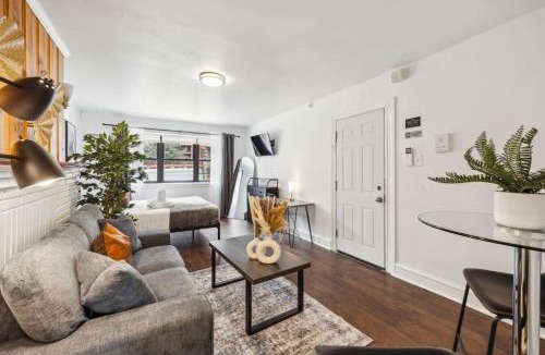 Center City West Apartment | Charming Studio in the Heart of Center City with Fast WiFi