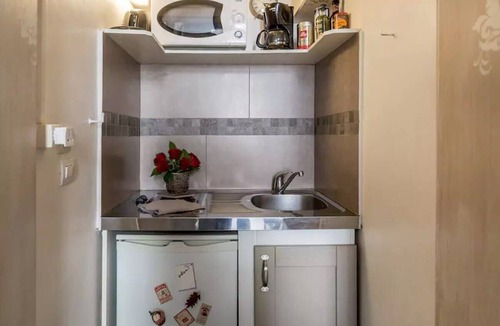 Saint-Merri Apartment | Charming Studio in the Heart of the Marais