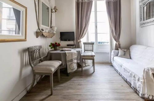 Saint-Merri Apartment | Charming Studio in the Heart of the Marais