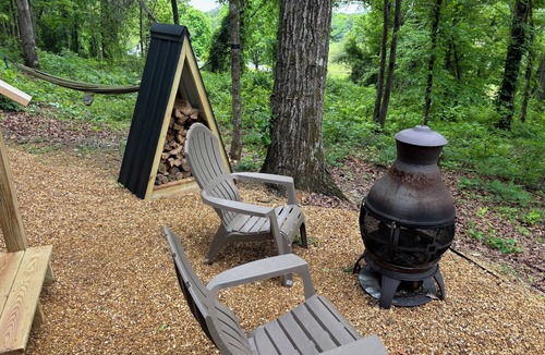 Chickamauga Lake Cottage | Charming studio in the forest, fully equipped, 4.4 miles from Hiwassee River.