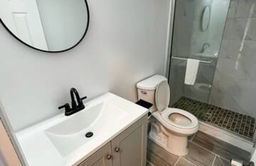 Mantua Apartment | Charming studio in University City with AC and WiFi.