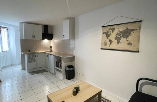 Issoudun Apartment | Charming Studio "L'Arnon" in Issoudun - WIFI