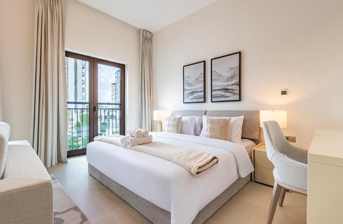 Abu Dhabi Apartment | Charming Studio next 5 min walk to Formula 1, Golf Course, and Yas Water World