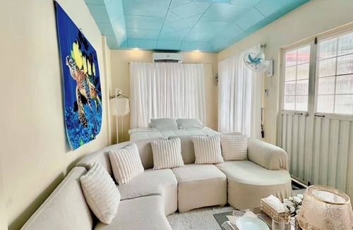 Dumaguete Apartment | Charming studio with WiFi and AC in adorable Dumaguete City