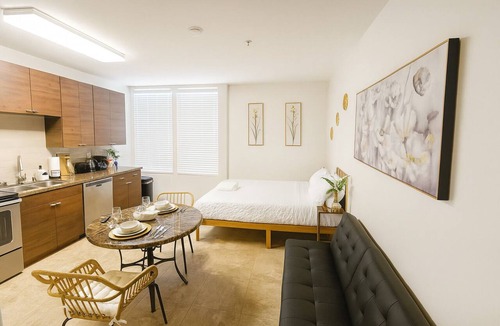 Marina del Rey Apartment | Charming! Studio · Free Parking · Pool · Gym · Hot Tub · BBQ