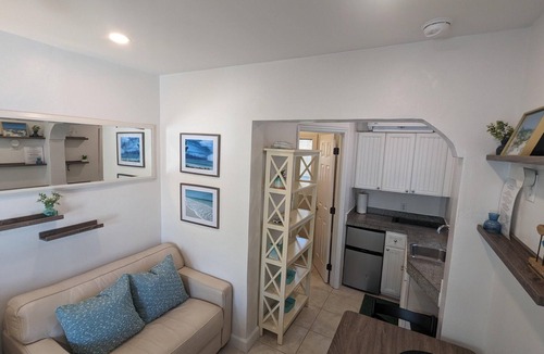 Nokomis Apartment | Charming Studio Villa - Beach Access and Boat Docks
