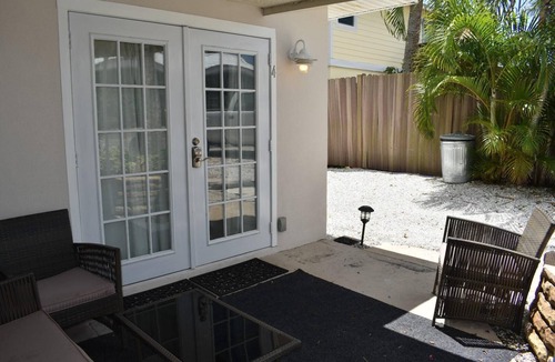 Nokomis Apartment | Charming Studio Villa - Beach Access and Boat Docks