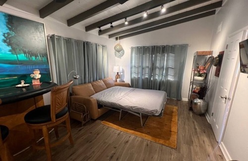 Vero Beach Apartment | Charming studio w over an acre backyard, 3 minutes downtown and 10 minutes beach
